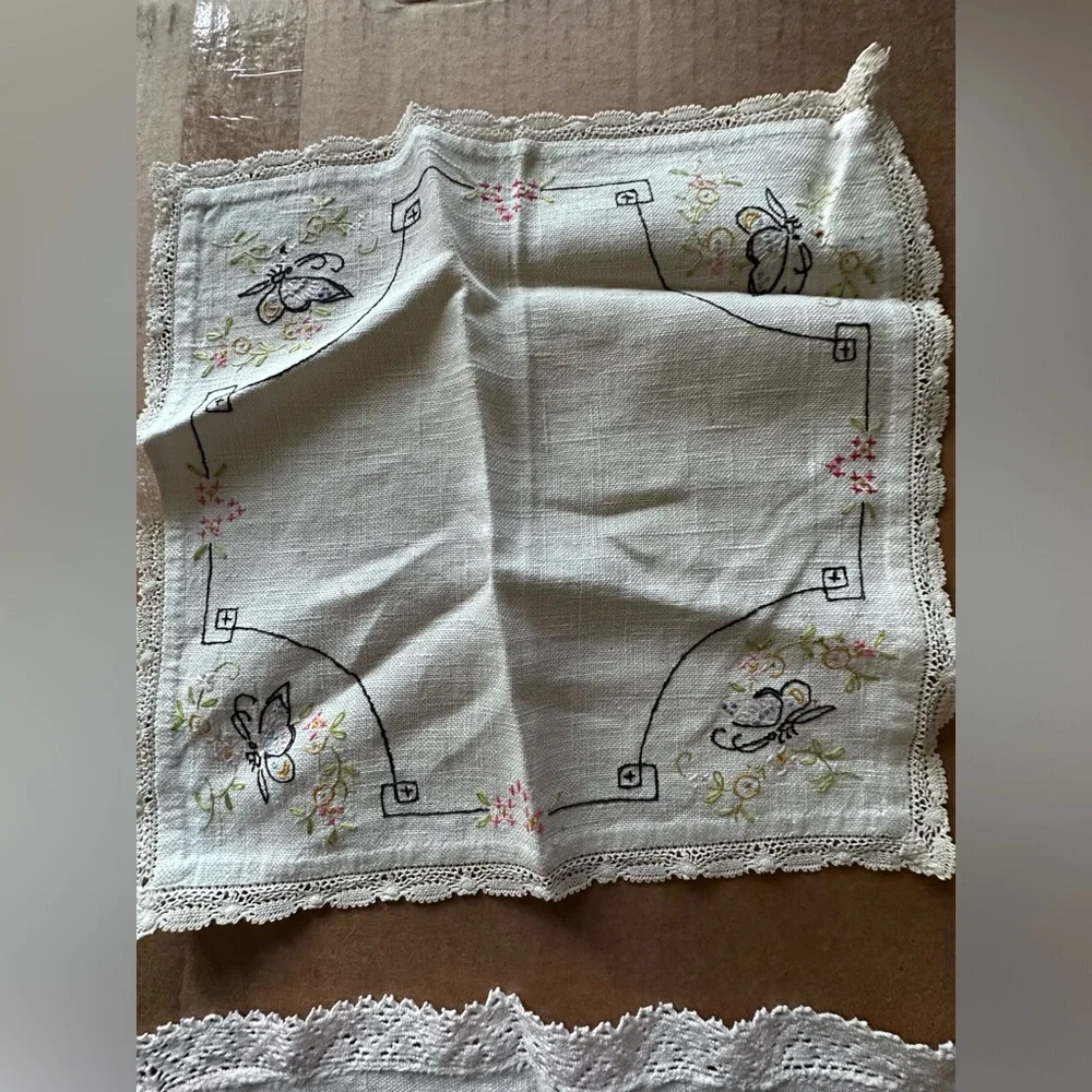 Lot of 5 doily Set